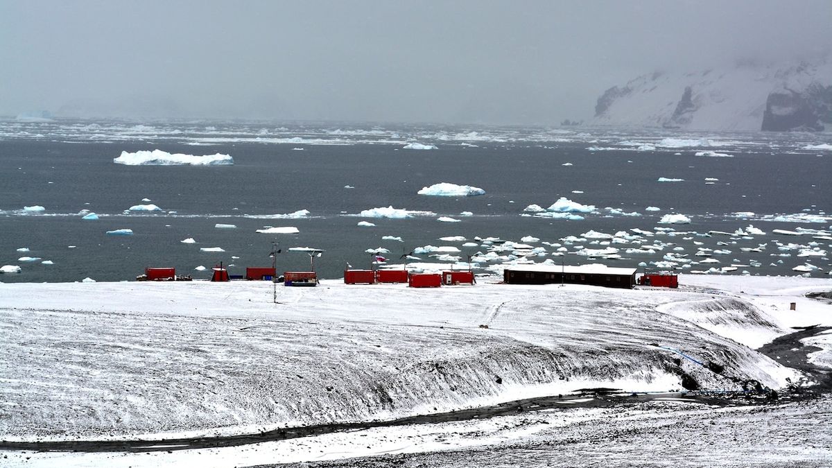 Návrat vědců z Antarktidy byl náročnou, ale rychlou logistickou operací
